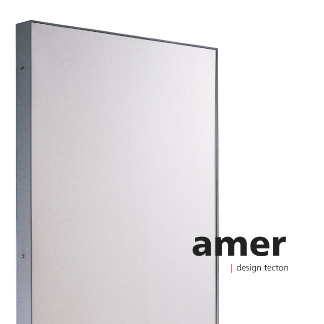 tótem señalético de diseño con estructura en acero inoxidable y aluminio anodizado natural | amer © marcal